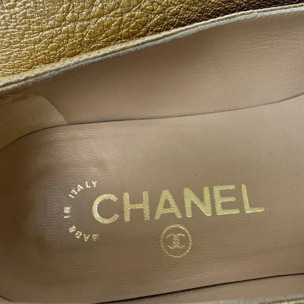 Chanel Metallic Gold Leather CC Embellished Loafers Flats Size 38 Authentic